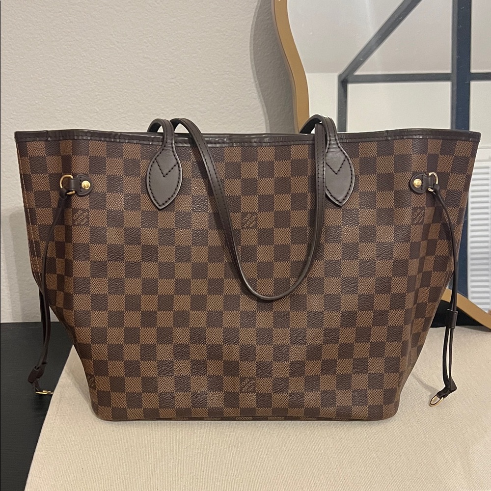 Louis Vuitton Damier Neverfull MM
